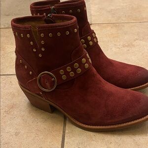 Never worn! Sofft Red Studded Ankle Boots / booties 8.5